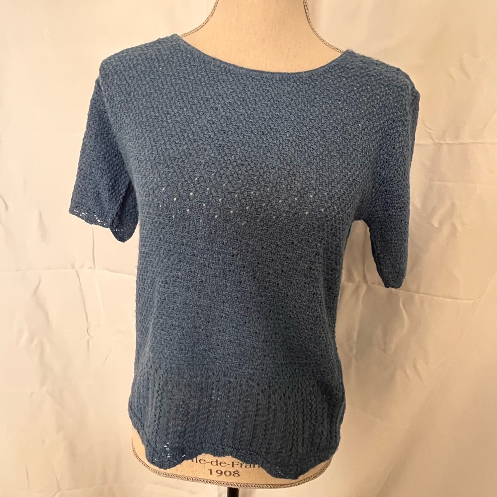 Blue Knit Short Sleeve sweater with scalloped detailing size MEUC